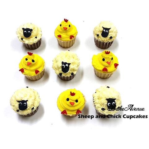 Barnyard Theme Cupcakes - Chicken