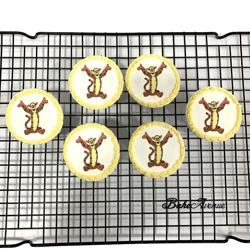 Pooh (Tigger) icing image Cupcakes