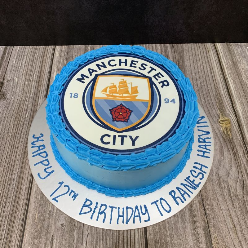 Manchester city cake - Decorated Cake by Michelle - CakesDecor