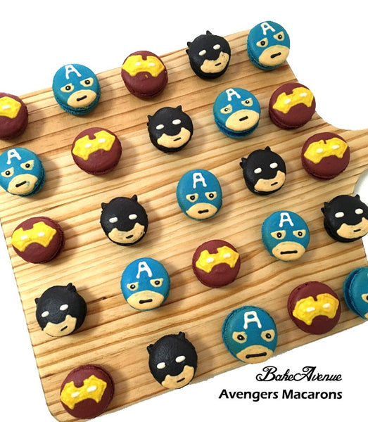 Superhero Macarons (Batman)