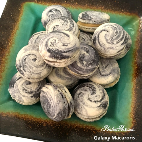 Galaxy (White Black) Macarons