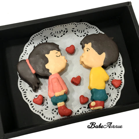 Girl kiss Boy Set Macarons (Large)