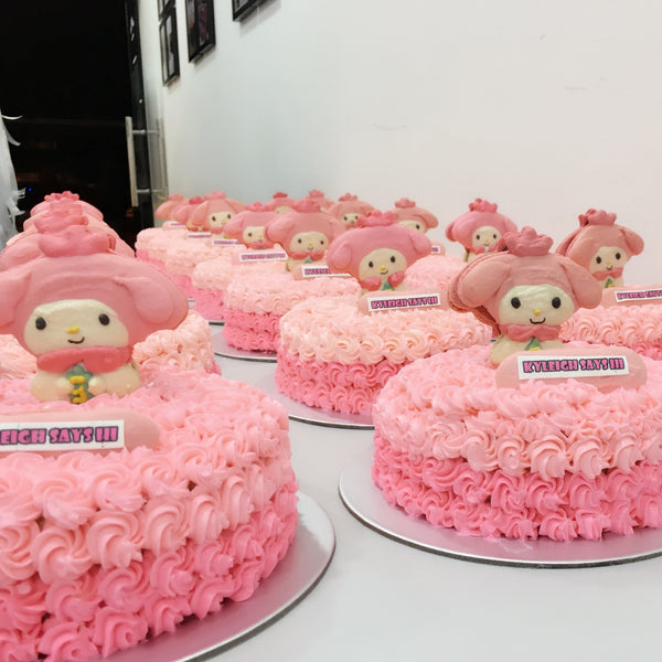 My Melody Macaron Topper Ombre Cake