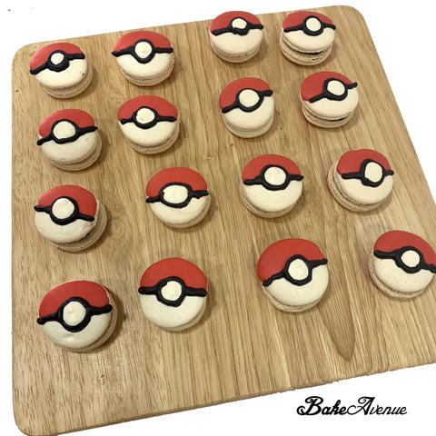 Pokemon - Pokeball Macarons