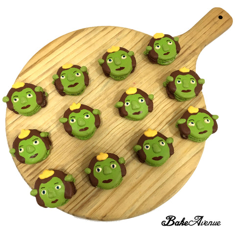Shrek Fiona Macarons