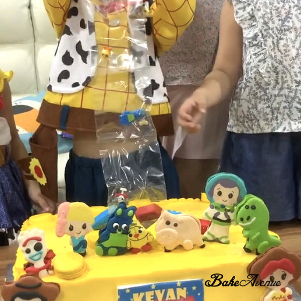 Toy Story Lego Pulling Ombre Cake (Smooth Finish)